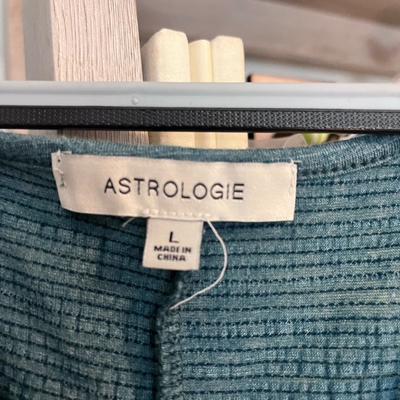 Women’s casual dress. Green with or without shawl. Long dress. - Picture 2 of 4